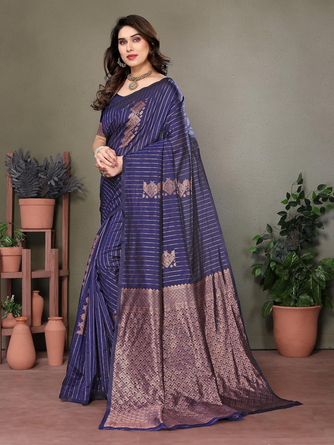 Women'S Litchi Silk Banarasi Silk Saree (Meena)