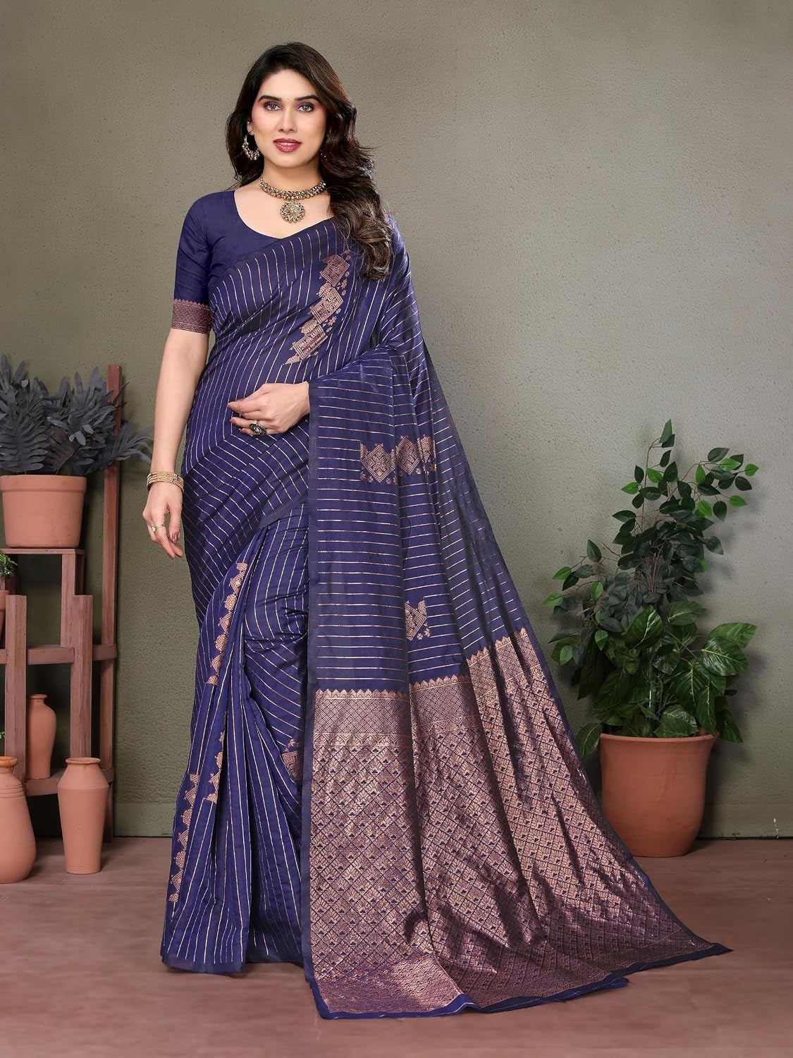 Women'S Litchi Silk Banarasi Silk Saree (Meena)