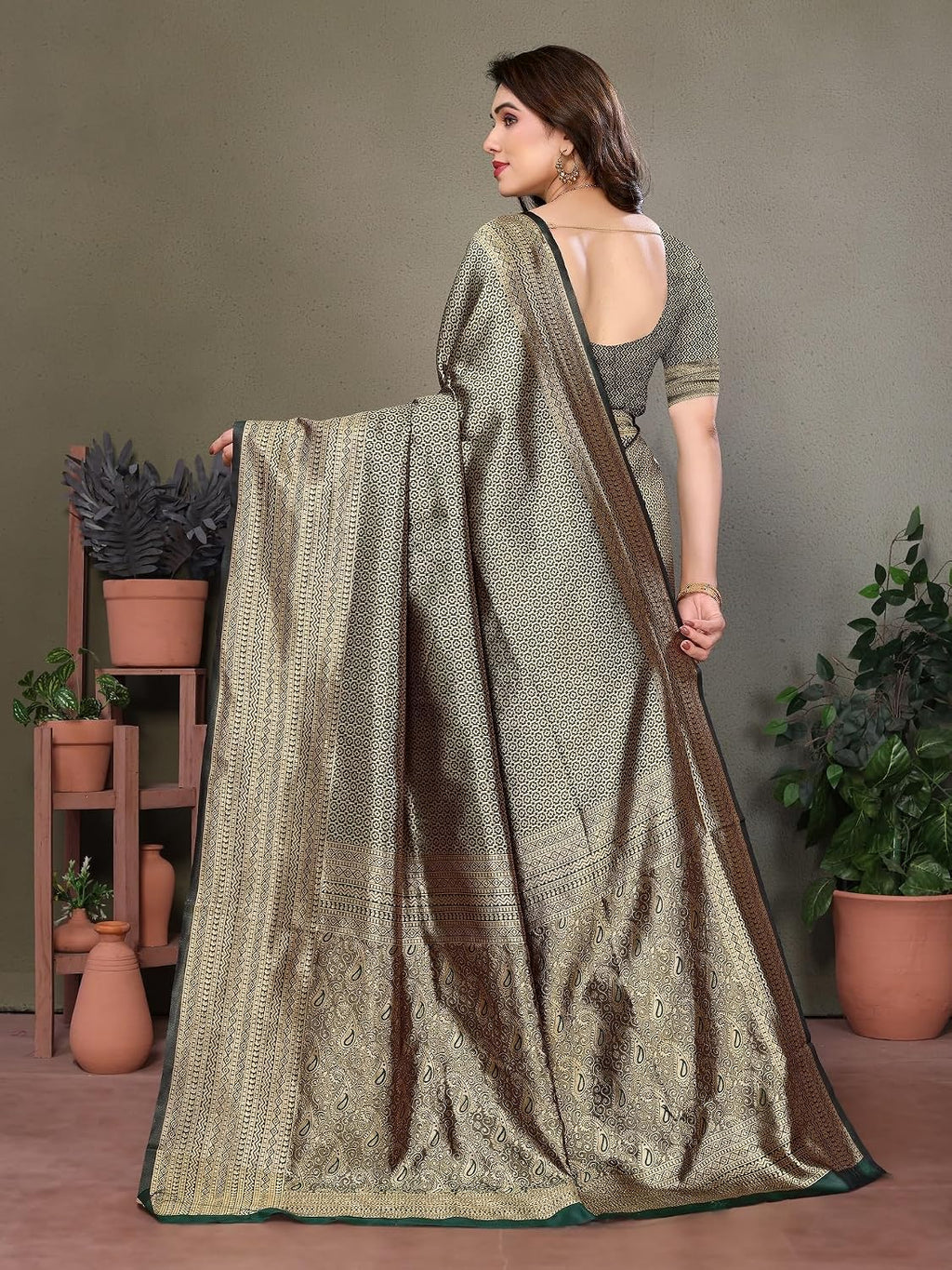 Women'S Litchi Silk Banarasi Silk Saree (Seema)
