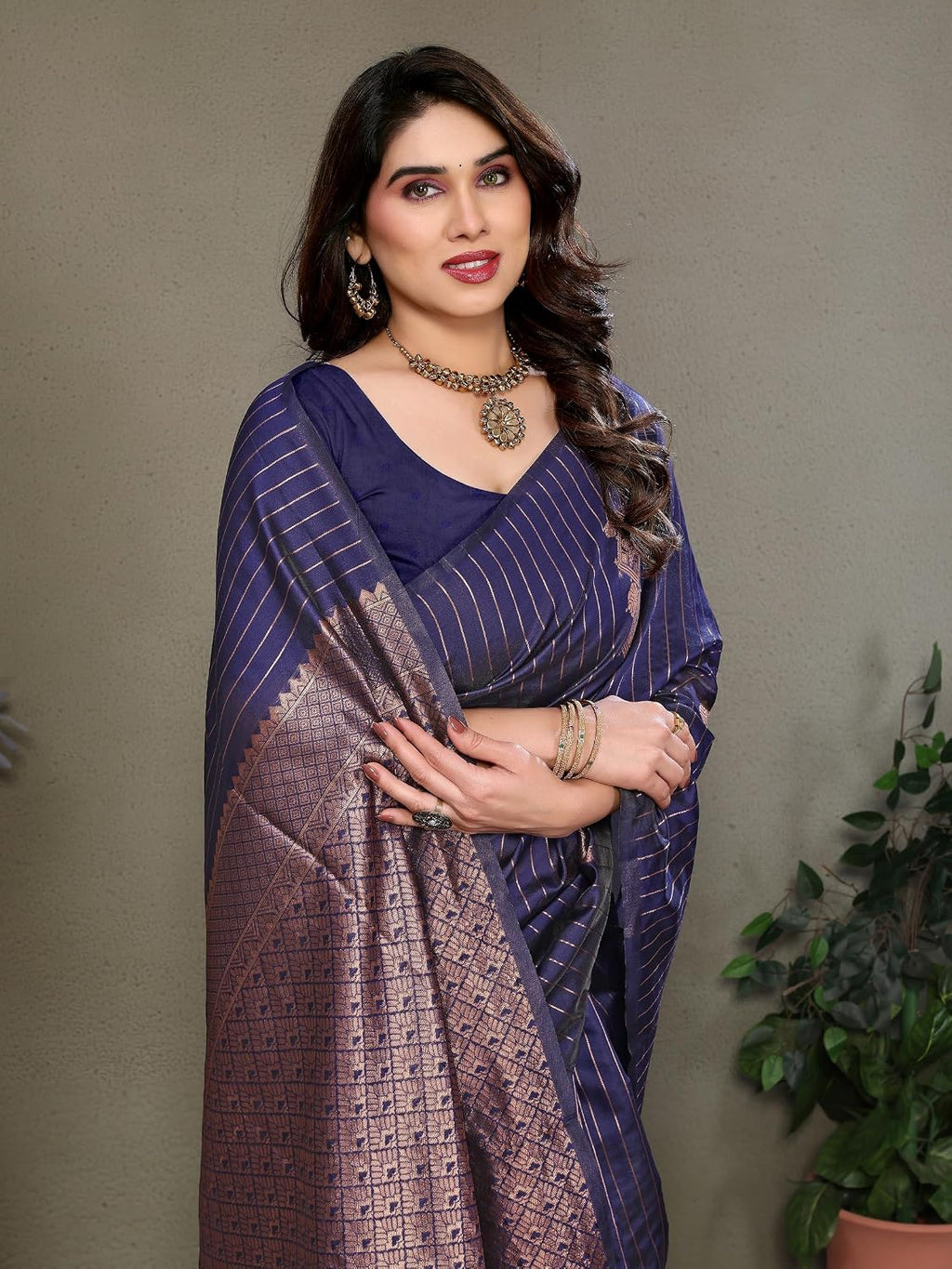 Women'S Litchi Silk Banarasi Silk Saree (Meena)