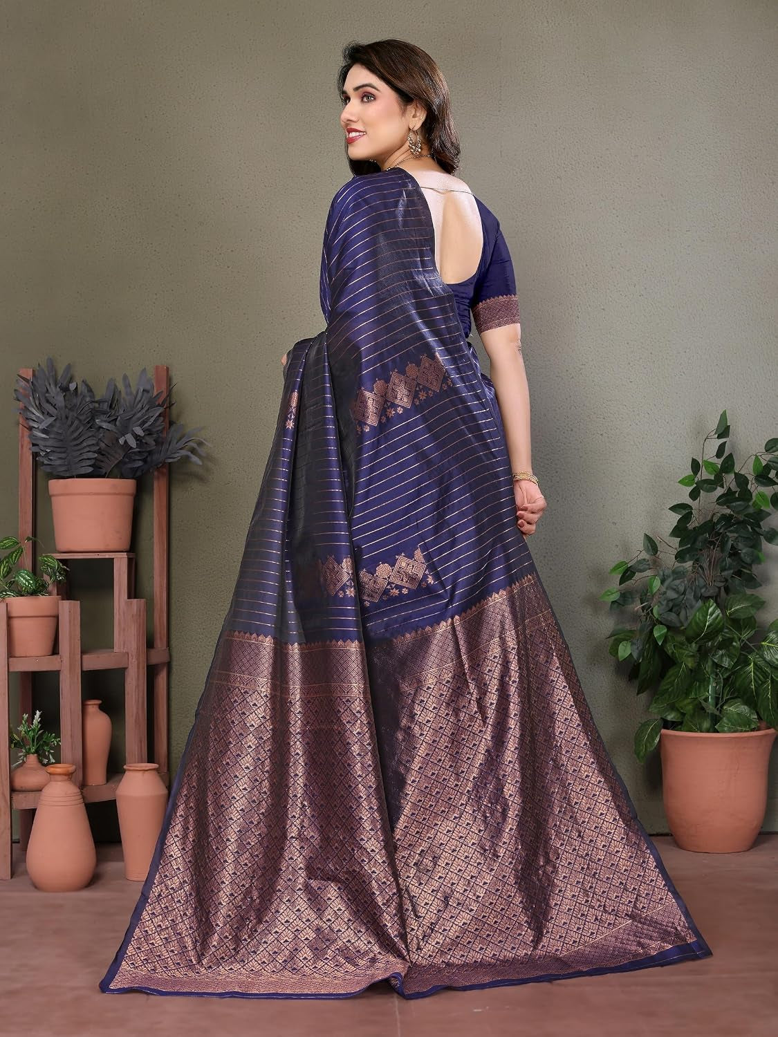 Women'S Litchi Silk Banarasi Silk Saree (Meena)