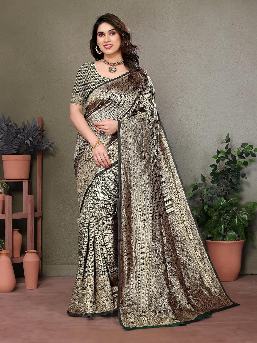 Women'S Litchi Silk Banarasi Silk Saree (Seema)